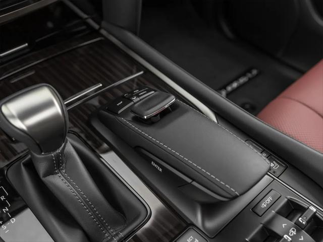 2021 Lexus LX 570 Two-Row