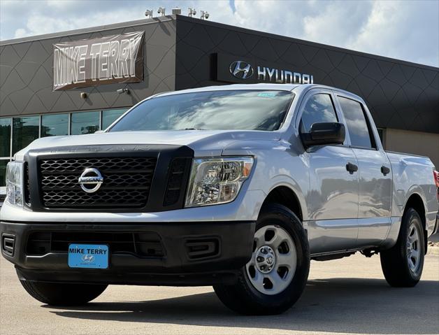 2017 Nissan TITAN