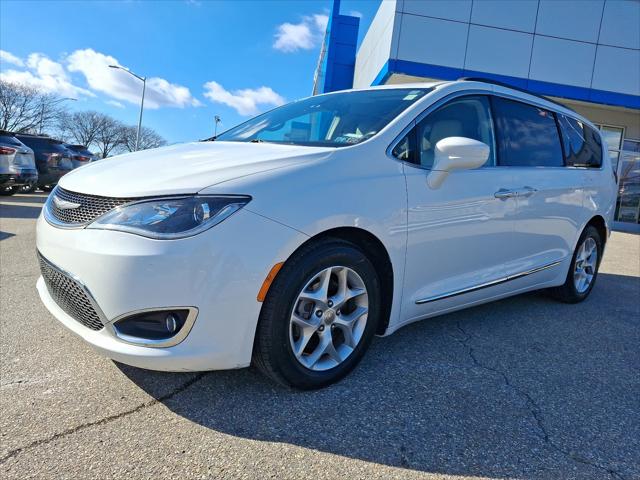 2017 Chrysler Pacifica Touring-L