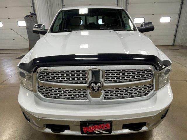 2017 RAM 1500 Laramie Crew Cab 4x4 57 Box