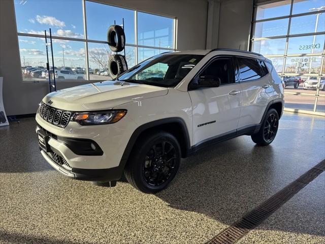 2025 Jeep Compass COMPASS LATITUDE 4X4