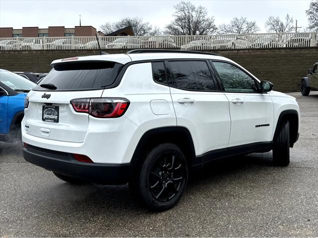 2025 Jeep Compass COMPASS LATITUDE 4X4