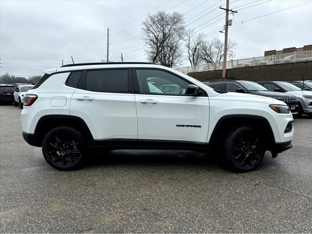 2025 Jeep Compass COMPASS LATITUDE 4X4