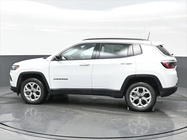 2025 Jeep Compass COMPASS LATITUDE 4X4