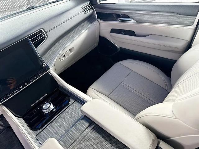 2024 Jeep Wagoneer Series II 4x2