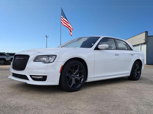 2023 Chrysler 300 Touring L