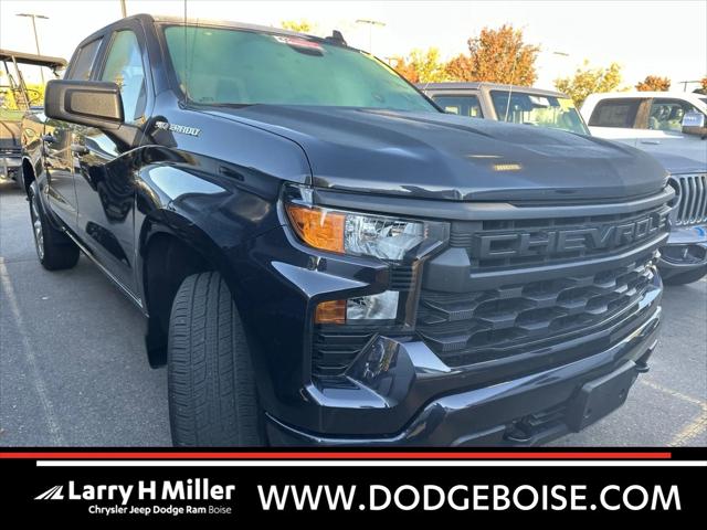 2023 Chevrolet Silverado 1500 4WD Crew Cab Short Bed Custom