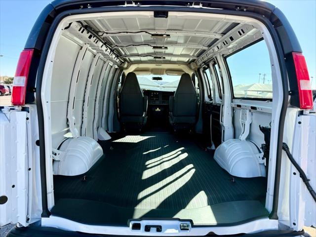 2025 GMC Savana Cargo RWD 2500 Regular Wheelbase Work Van