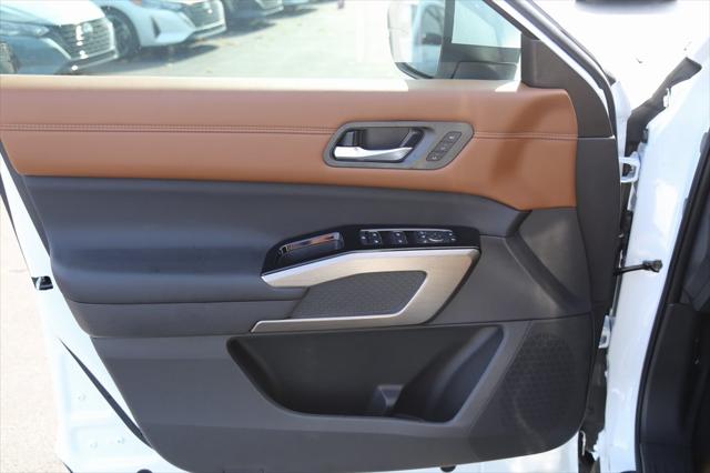 2025 Nissan Pathfinder Platinum 4WD