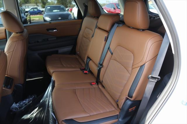 2025 Nissan Pathfinder Platinum 4WD