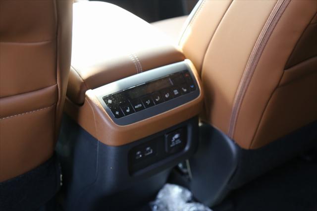 2025 Nissan Pathfinder Platinum 4WD