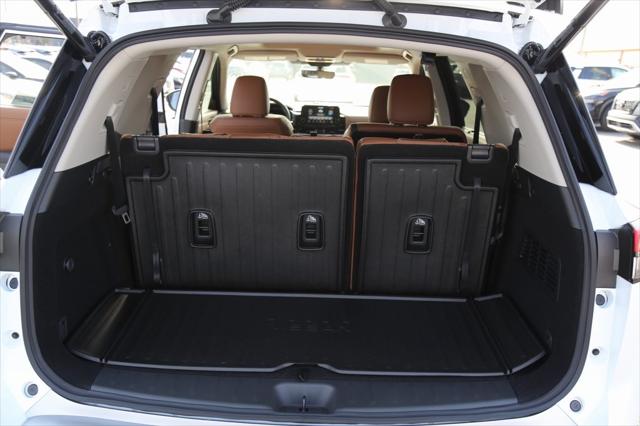 2025 Nissan Pathfinder Platinum 4WD