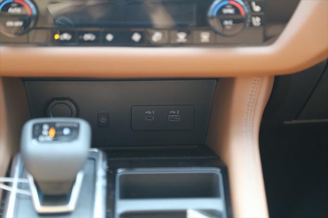 2025 Nissan Pathfinder Platinum 4WD