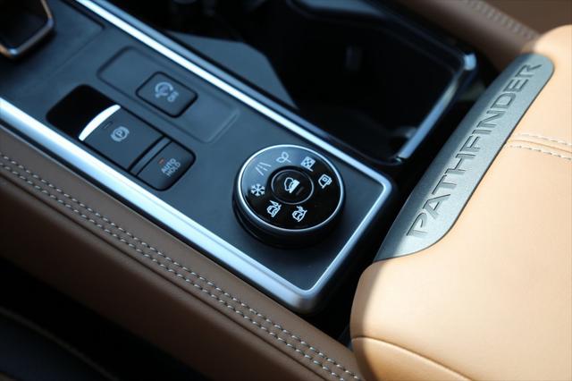 2025 Nissan Pathfinder Platinum 4WD