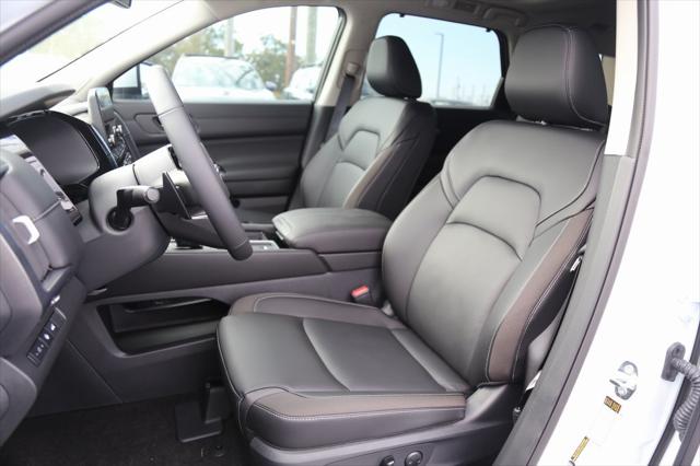 2025 Nissan Pathfinder SL FWD