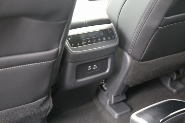 2025 Nissan Pathfinder SL FWD