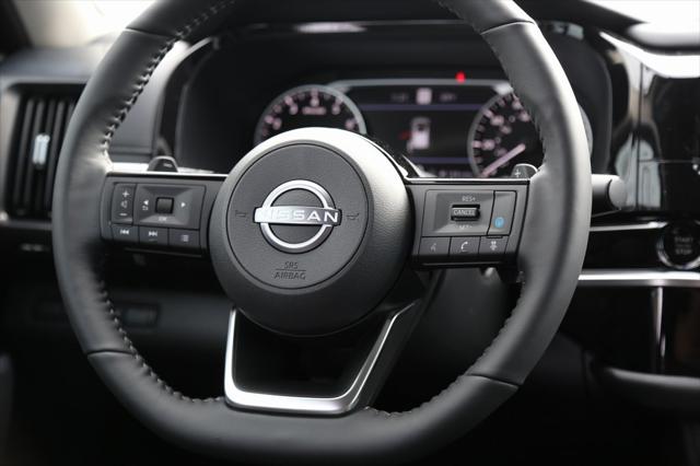 2025 Nissan Pathfinder SL FWD