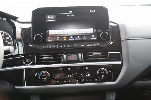 2025 Nissan Pathfinder SL FWD