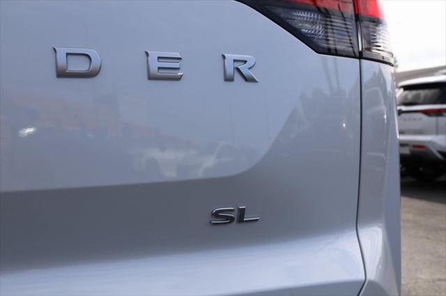 2025 Nissan Pathfinder SL FWD
