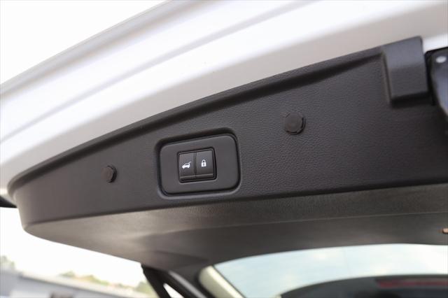 2025 Nissan Pathfinder SL FWD