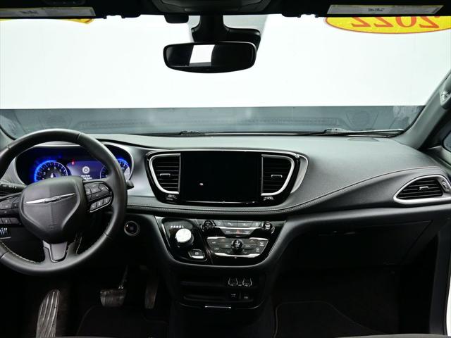 2022 Chrysler Pacifica Touring
