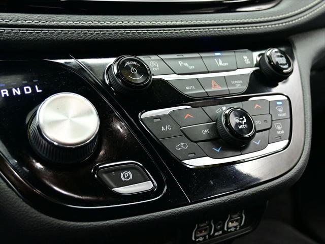 2022 Chrysler Pacifica Touring