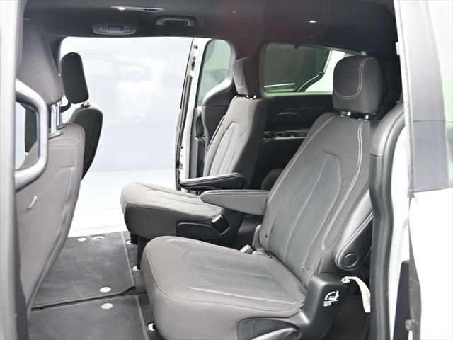 2022 Chrysler Pacifica Touring