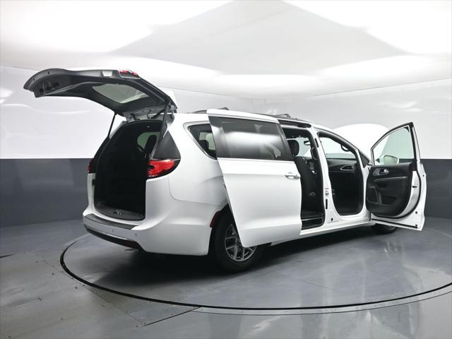 2022 Chrysler Pacifica Touring