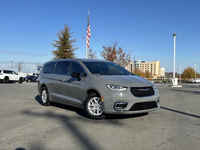 2025 Chrysler Pacifica PACIFICA SELECT