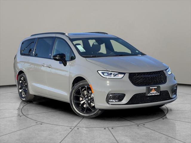 2025 Chrysler Pacifica PACIFICA LIMITED