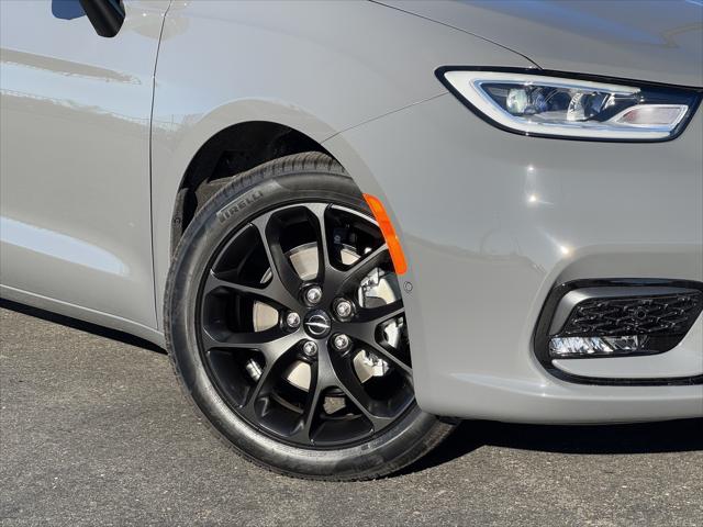 2025 Chrysler Pacifica PACIFICA LIMITED