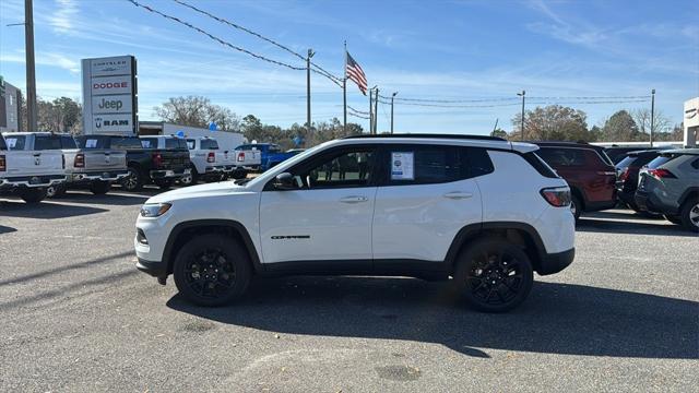2025 Jeep Compass COMPASS LATITUDE 4X4