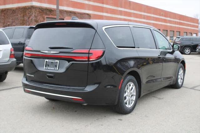 2025 Chrysler Pacifica PACIFICA SELECT