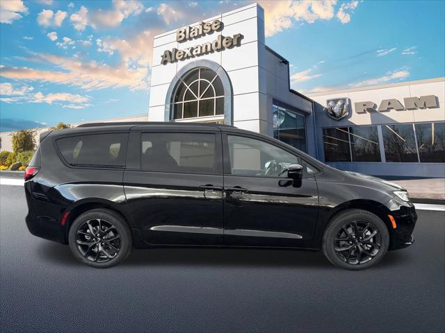 2025 Chrysler Pacifica PACIFICA LIMITED AWD