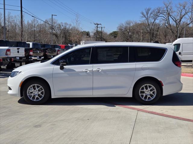 2025 Chrysler Voyager VOYAGER