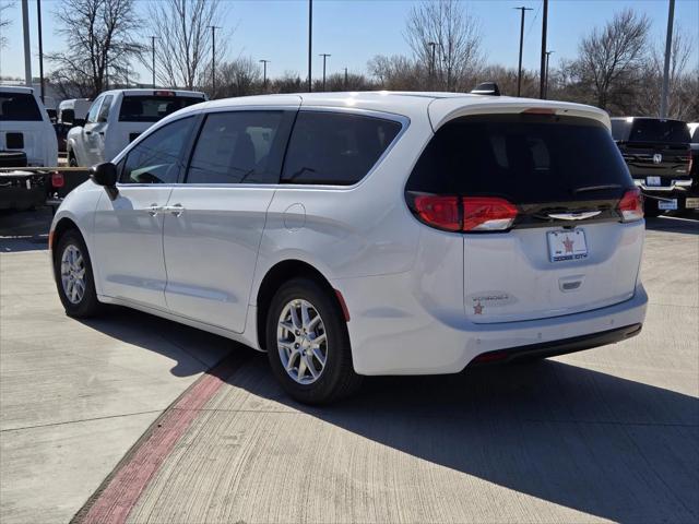 2025 Chrysler Voyager VOYAGER