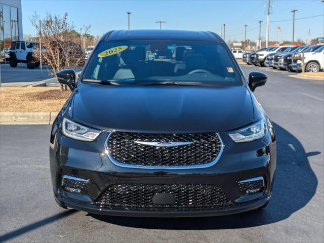 2025 Chrysler Pacifica PACIFICA SELECT