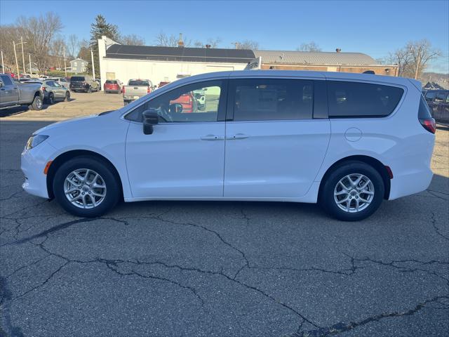 2025 Chrysler Voyager VOYAGER