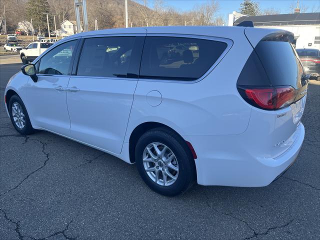 2025 Chrysler Voyager VOYAGER