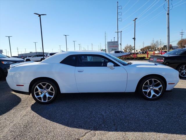 2016 Dodge Challenger SXT Plus