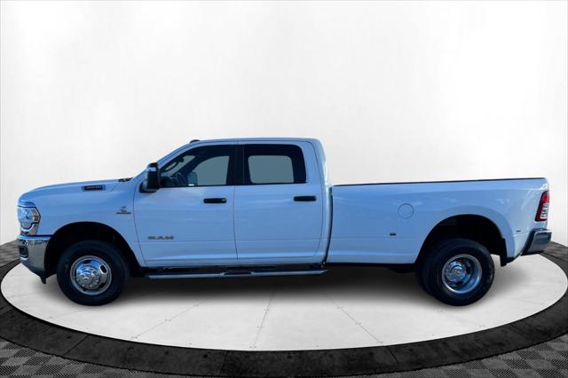 2023 RAM 3500 Big Horn Crew Cab 4x4 8 Box