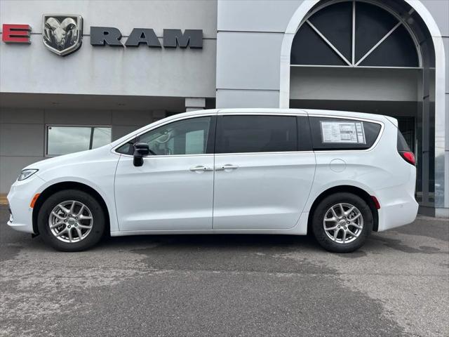 2024 Chrysler Pacifica PACIFICA TOURING L