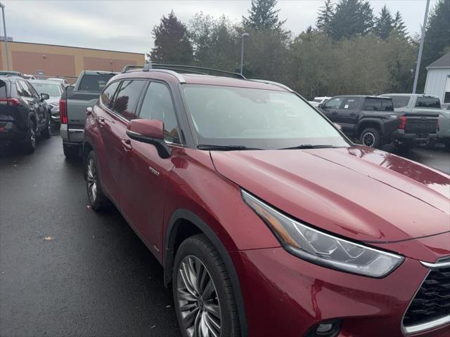 2021 Toyota Highlander Hybrid Platinum