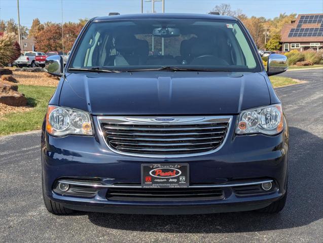 2015 Chrysler Town and Country Touring-L