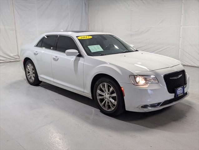 2017 Chrysler 300 Limited AWD