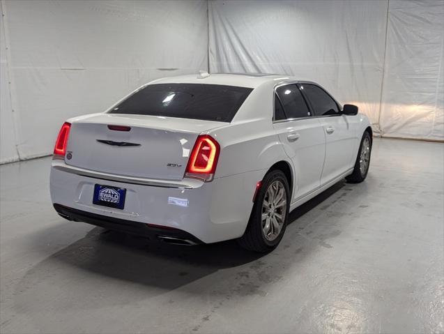 2017 Chrysler 300 Limited AWD