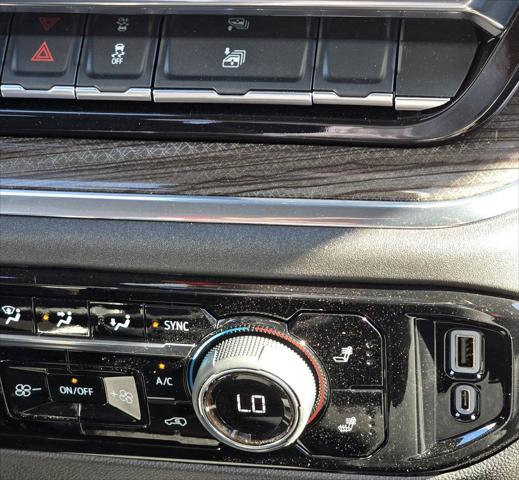 2025 Chevrolet Silverado 1500 2WD Double Cab Standard Bed LT