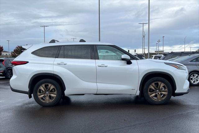 2022 Toyota Highlander Hybrid XLE Bronze Edition