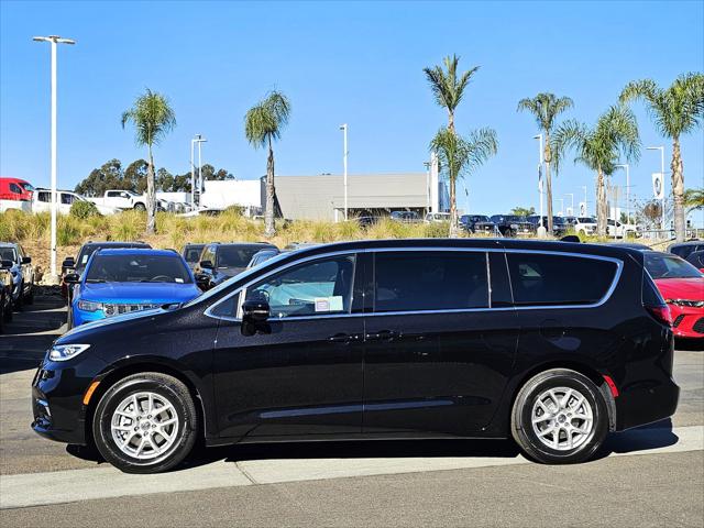 2025 Chrysler Pacifica PACIFICA SELECT