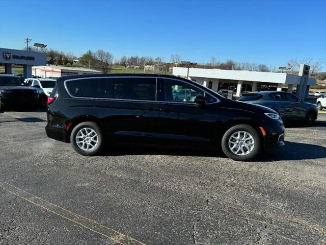 2025 Chrysler Pacifica PACIFICA SELECT